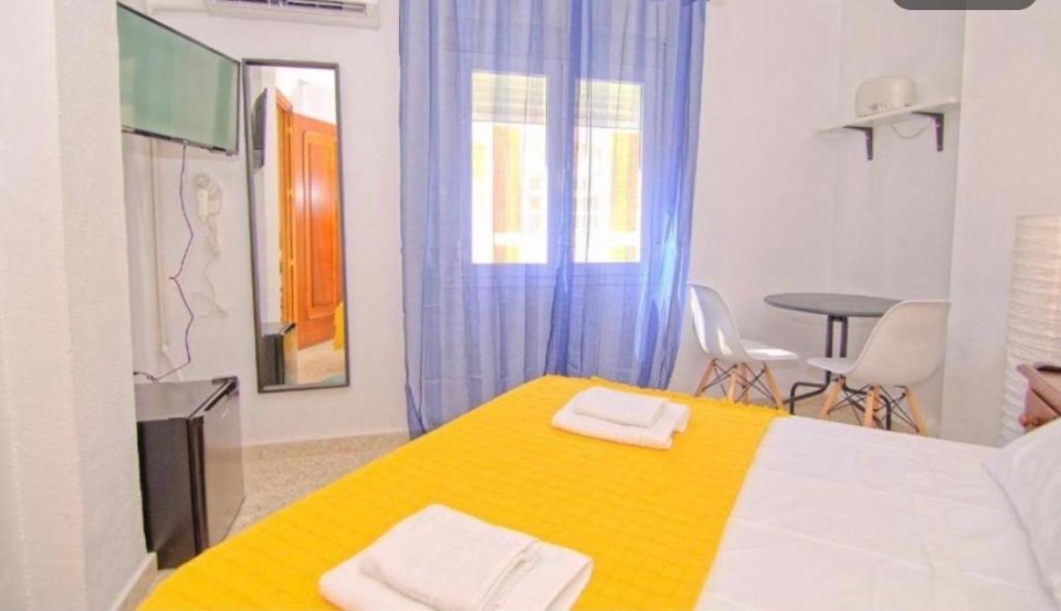 Low cost room Malaga Málaga Exterior foto